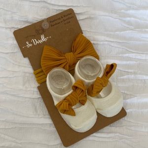 So’Dorable Headwrap and Booties 0-12 Months